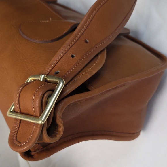 VTG COACH MUSETTE 1970'S Handbag Color: TAN Saddle Bag - Picture 11 of 14